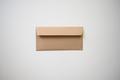 Cette enveloppe contient les détails de ton indemnité de départ